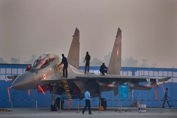 रक्षा मंत्रालय ने हिंदुस्तान एयरोनॉटिक्स लिमिटेड के साथ 26 हजार करोड़ रुपये से अधिक के अनुबंध पर हस्ताक्षर किए