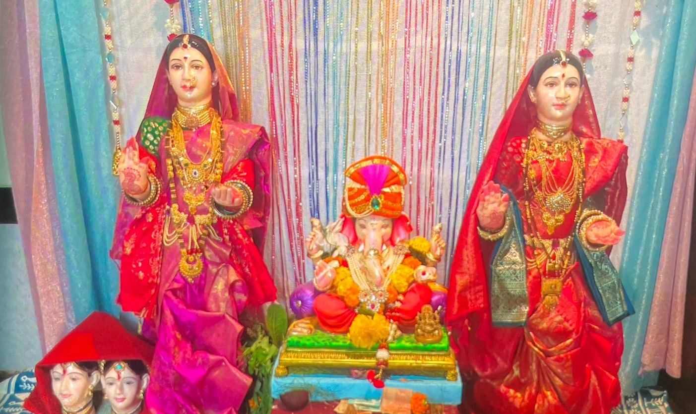 घरोघरी ज्येष्ठा कनिष्ठा गौरींचं आगमन