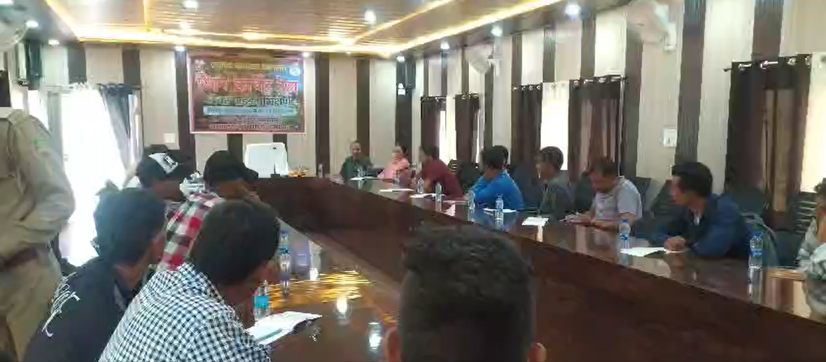 चम्पावत में स्थानीय युवाओं को स्वरोजगार से जोड़ने के लिए दिया जा रहा है दो दिवसीय जिम कॉर्बेट ट्रेल नेचर गाइड प्रशिक्षण