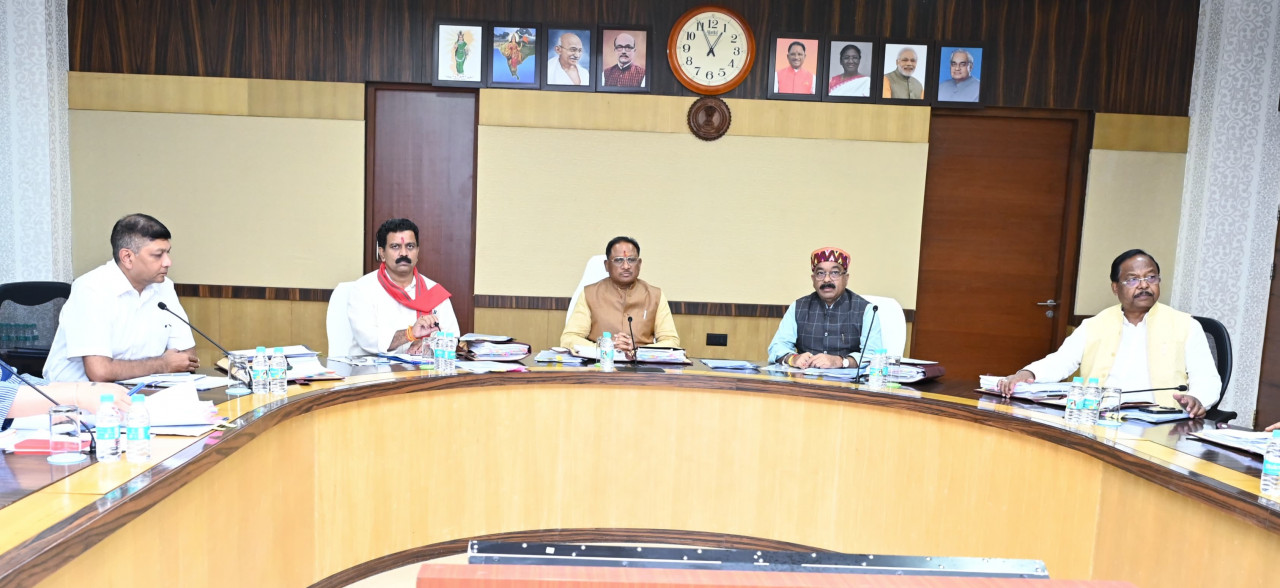 छत्तीसगढ़ के मुख्यमंत्री विष्णुदेव साय की अध्यक्षता में हुई राज्य मंत्रिमंडल की बैठक में कई महत्वपूर्ण निर्णय लिए गए