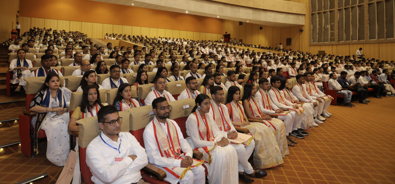 राष्ट्रपति द्रौपदी मुर्मू दोपहर बाद छत्तीसगढ़ के रायपुर में राष्ट्रीय प्रौद्योगिकी संस्थान-एनआईटी के दीक्षांत समारोह में भी शामिल हु