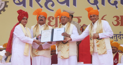 राज्यपाल मंगुभाई पटेल ने महात्मा गांधी चित्रकूट ग्रामोदय विश्वविद्यालय, सतना के 12वें दीक्षांत समारोह में छात्र-छात्राओं को उपाधियां प्रदान की