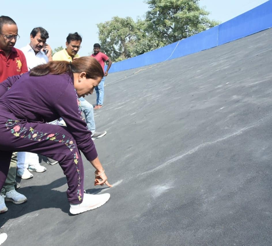 खेल मंत्री ने रुद्रपुर स्टेडियम में वेलोड्रोम ट्रैक और बहुउद्देशीय क्रीड़ा हॉल का किया निरीक्षण
