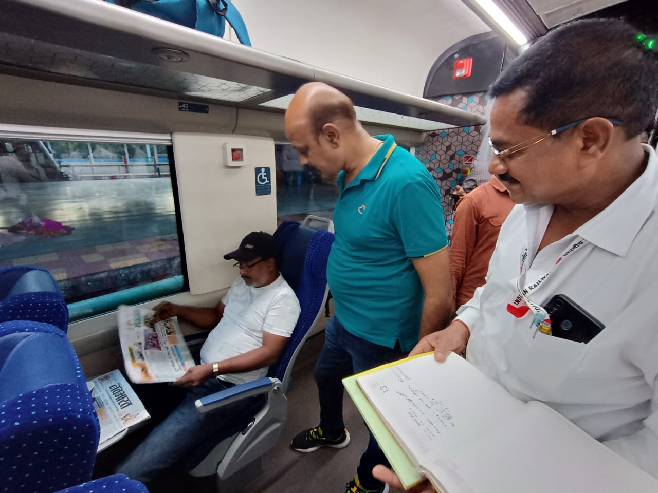 स्वच्छता पखवाड़ा के तहत दक्षिण पूर्व मध्य रेलवे के रायपुर मंडल में विभिन्न कार्यक्रमों का आयोजन