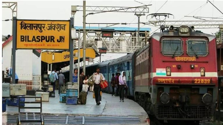 यात्रियों की सुविधा के लिए गया और लोकमान्य तिलक टर्मिनस के बीच एक सुपरफास्ट एक्सप्रेस ट्रेन की सुविधा