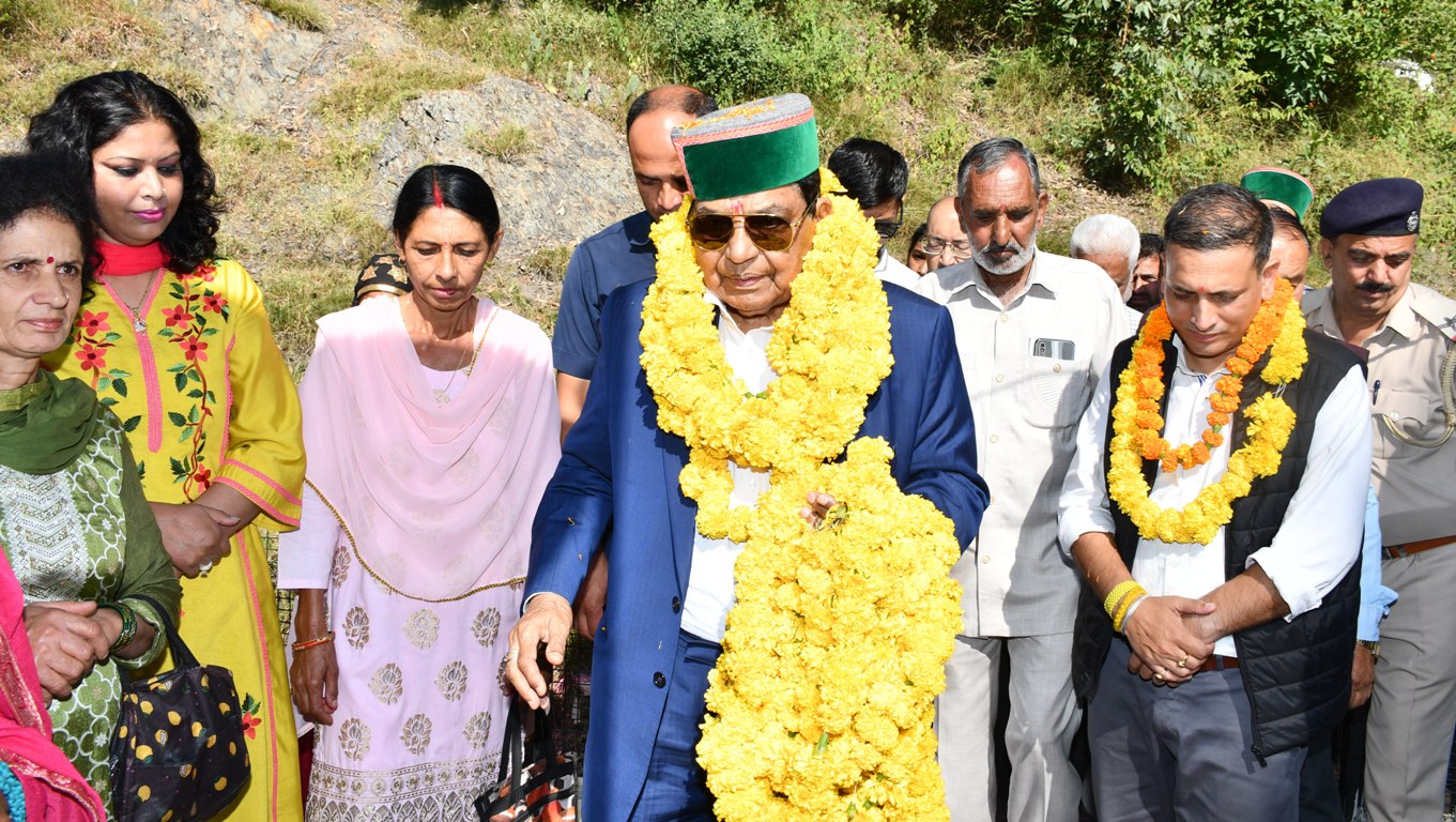 डॉ. (कर्नल) धनीराम शांडिल ने सोलन में विभिन्न उपक्रमों का लोकार्पण किया
