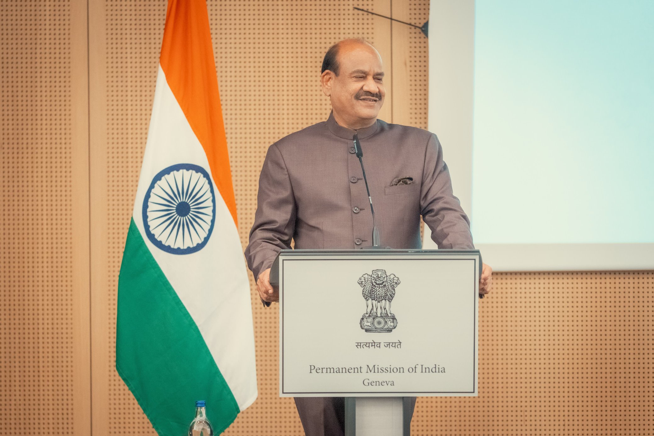 प्रवासी भारतीय समुदाय अपनी विविधता और समग्रता के मूल्‍यों से होता है परिभाषितः ओम बिरला
