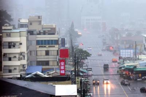 Taiwan Braces for Typhoon Krathon as Schools & Offices Close