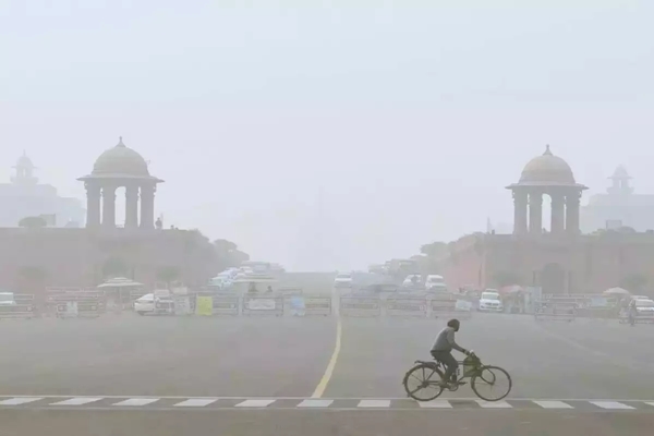 দিল্লী এবং জাতীয় রাজধানী অঞ্চলে আজ সকালে বাতাসের গুণগত মানের সূচক অত্যন্ত খারাপ হিসাবে ৪০৪ পয়েন্টে রেকর্ড করা হয়েছে।