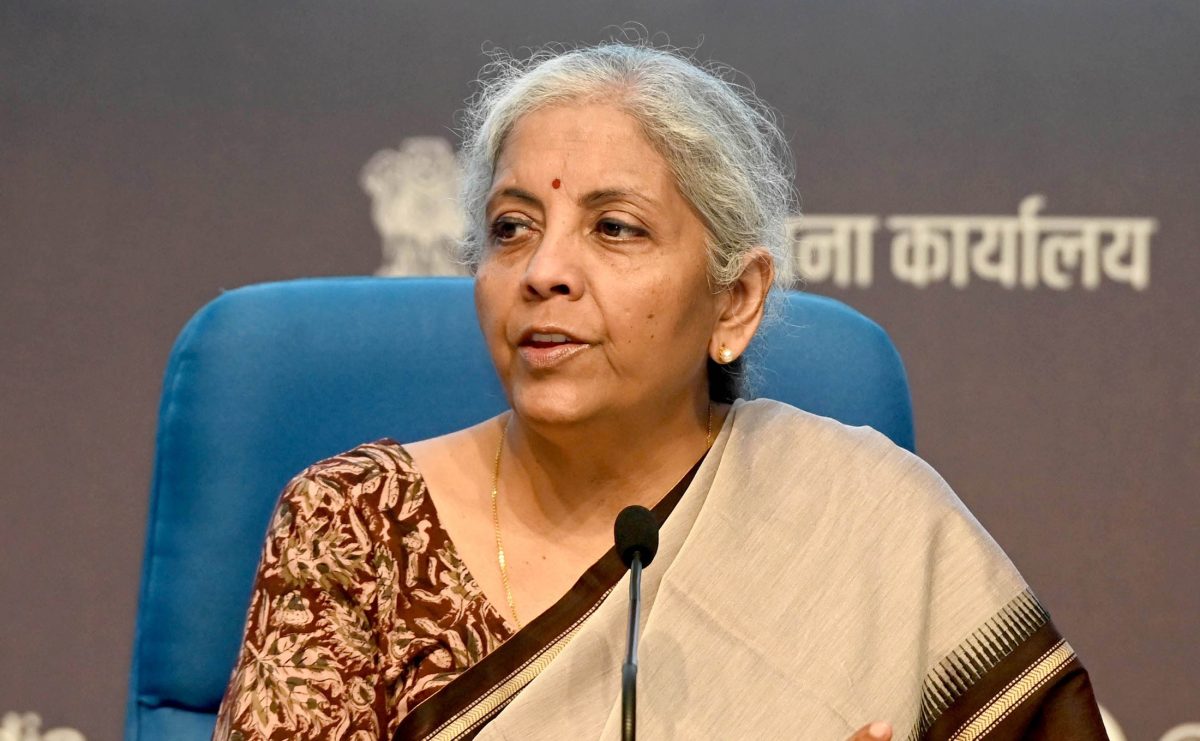 घरेलू संस्थागत निवेशकों ने अक्टूबर में भारतीय इक्विटी में एक लाख करोड़ रुपये से अधिक का निवेश किया