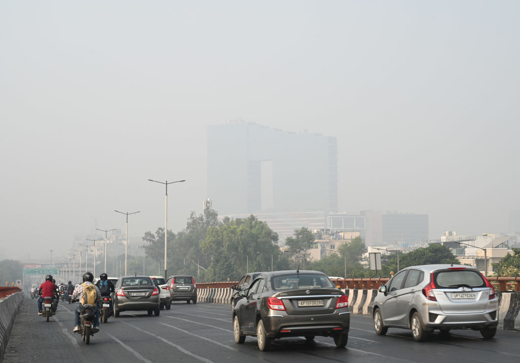 Delhi’s air quality drops to ‘Severe’ category with an average AQI of 401