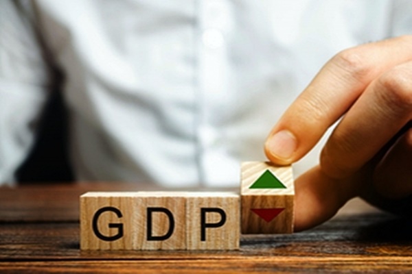 ایس اینڈ پی عالمی درجہ بندی کے ادارے نے مالی سال 2027 تک، بھارت کی GDP کی شرحِ ترقی  ساڑھے چھ سے سات فیصد رہنے کی پیش گوئی کی ہے، جس کی وجہ، بنیادی ڈھانچے کا فروغ اور کھپت میں اضافہ ہے