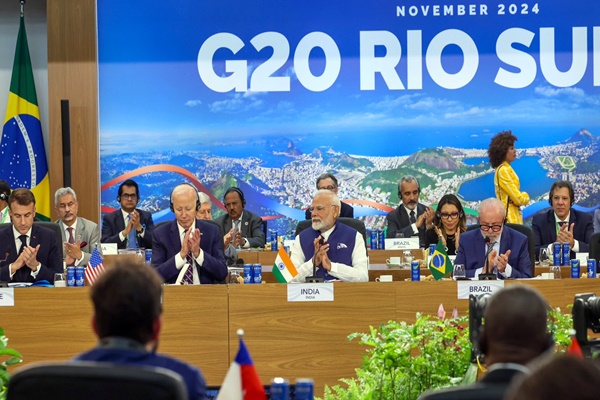 بھارت نے آج Rio De Janeiro میں G-20 سربراہ کانفرنس کے موقع پر پائیدار مستقبل کو تقویت دینے کے لیے ٹیکنالوجی کے فروغ کی خاطر عالمی رہنماؤں کو یکجا کیا