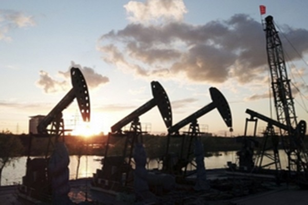 Oil prices edge up as Russia-Ukraine tensions intensify