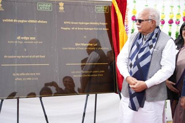 Union Minister Manohar Lal flags off NTPC’s Green Hydrogen busses in Ladakh