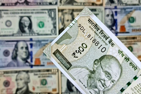  Rupee slips to its weakest closing level