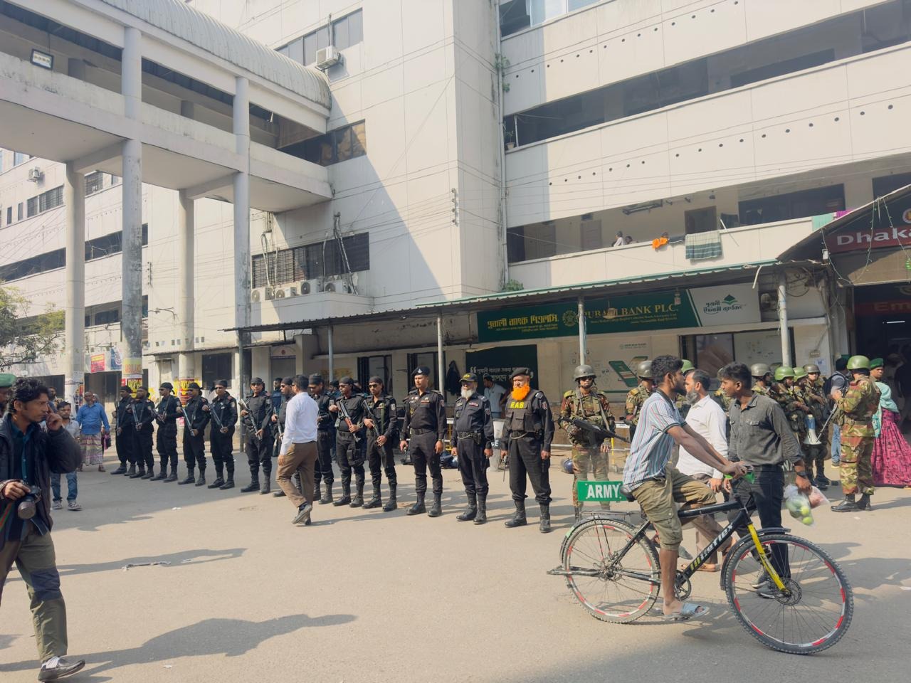 Bangladesh: 2 killed, over 100 injured in clash over control of Ijtema ground; BGB deployed