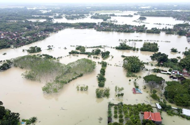 Landslides, flash floods hit Indonesia’s Java island, leaving 10 dead