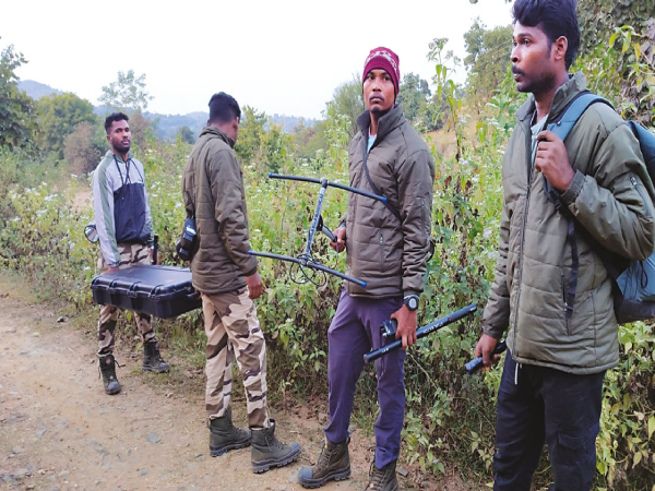 ওড়িশার সিমলিপাল জঙ্গল থেকে ঝাড়খন্ড ও এই রাজ্যের ঝাড়গ্রামের শিমুলপাল হয়ে বাঘিনী ‘জিনাত’, পুরুলিয়ার বান্দোয়ানের জঙ্গলে ঘোরাফেরা করছে।