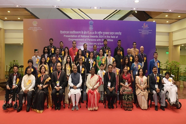 PM appreciates Divyangs’ performances in Paralympics