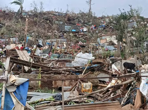 فرانسیسی جزیرے Mayotte میں سمندری طوفان Chido کے سبب ہونے والی تباہی میں سینکڑوں افراد کے ہلاک ہونے کا اندیشہ ہے۔