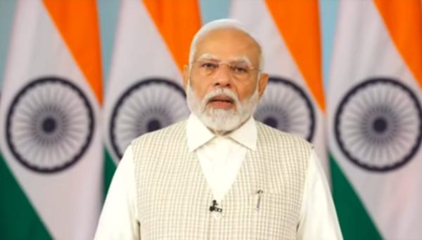 प्रधानमंत्री नरेंद्र मोदी और नीदरलैंड के प्रधानमंत्री डिक शूफ ने दोनों देशों के बीच सम्‍बंधों को मजबूत करने को लेकर टेलीफोन पर की बातचीत