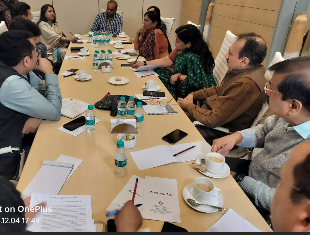 प्रसार भारती के सीईओ गौरव द्विवेदी ने प्रयागराज में की बैठक, दुनियाभर में महाकुम्‍भ के प्रसारण और मेला अधिकारियों के साथ जुड़े मुद्दों पर हुई चर्चा