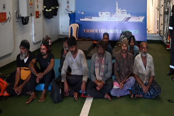Coast Guard rescues 9 crew members from sunken vessel