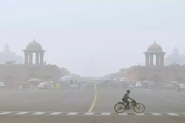 Delhi’s air quality improves to ‘moderately polluted’, AQI at 184