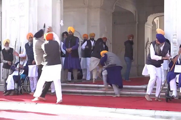 Assassination attempt on Punjab’s Former Deputy CM Sukhbir Singh Badal at Golden Temple