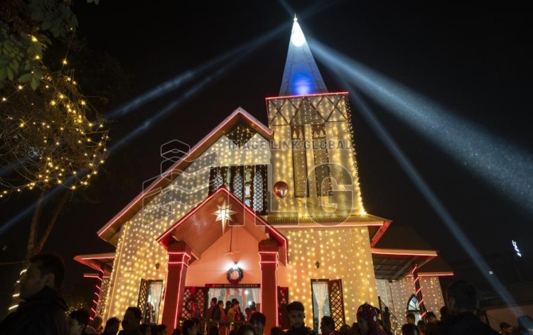 উত্তৰ-পূৰ্বাঞ্চলৰ খ্ৰীষ্টধৰ্মী ৰাজ্যসমূহত বৰদিনৰ ব্যাপক প্ৰস্তুতি, আলোকসজ্জাৰে সজ্জিত গিৰ্জাসমূহ