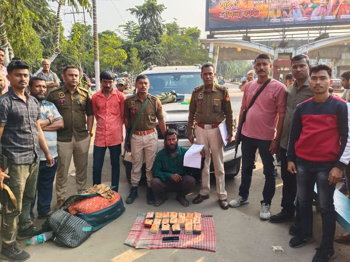 গুৱাহাটীৰ বেতকুছিৰ আন্তঃৰাজ্যিক বাছ আস্থানৰ পৰা প্ৰায় ২৩৯.৫ গ্রাম হেৰ’ইন জব্দ, এজনক গ্ৰেপ্তাৰ