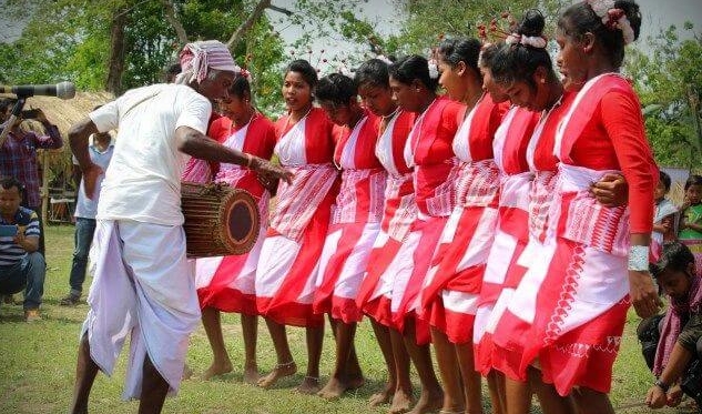 ঝুমুৰ নৃত্যক বিশ্ববাসীৰ সৈতে পৰিচয় কৰোৱাৰ লক্ষ্যৰে ২৪ ফেব্ৰুৱাৰীত সৰুসজাইত ‘ঝুমুইৰ বিনন্দিনী’ অনুষ্ঠান