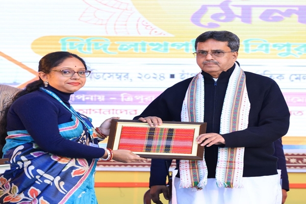 Over 3.71 lakh women SHG members covered under PM Suraksha Yojana in Tripura: CM Manik Saha