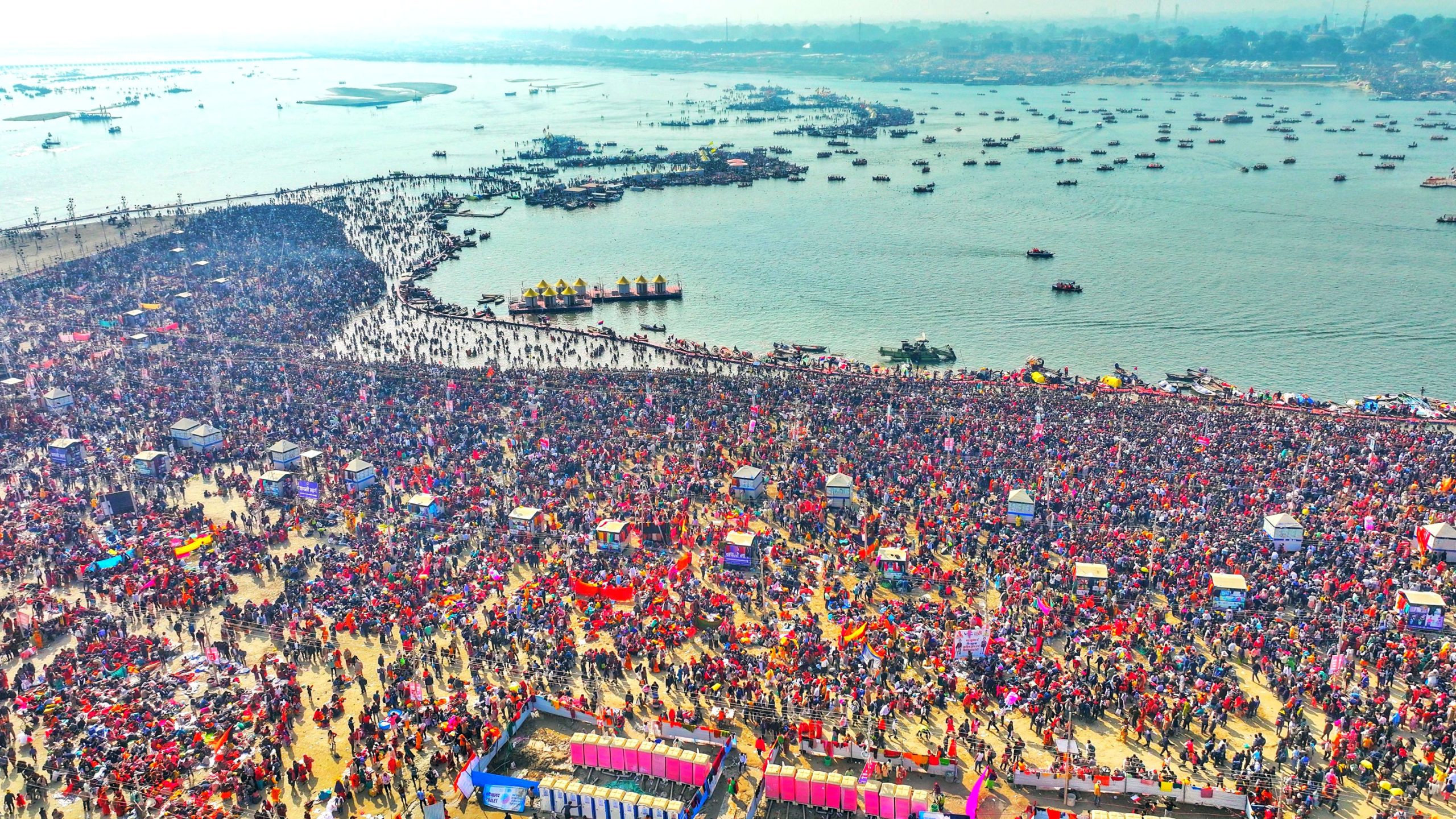 উত্তরপ্রদেশের প্রয়াগরাজের মহাকুম্ভে মৌনি অমাবস্যা উপলক্ষ্যে পদপিষ্ট হওয়ার ঘটনায় ৩০ জন প্রাণ হারিয়েছেন। আহত হয়েছেন ৬০ জন।