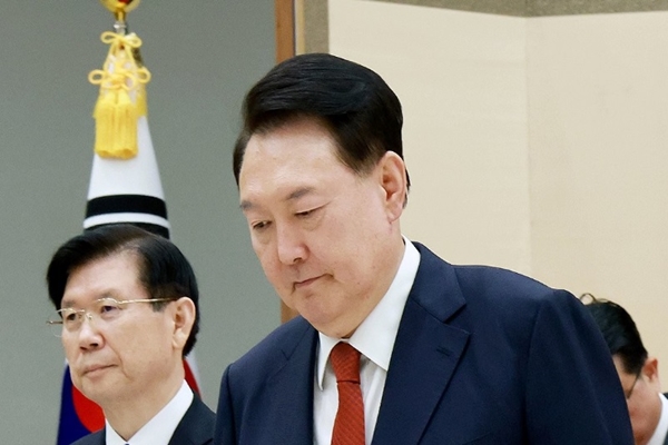 South Korean Court Extends Detention Warrant for Impeached President Yoon Suk Yeol Over Martial Law Imposition