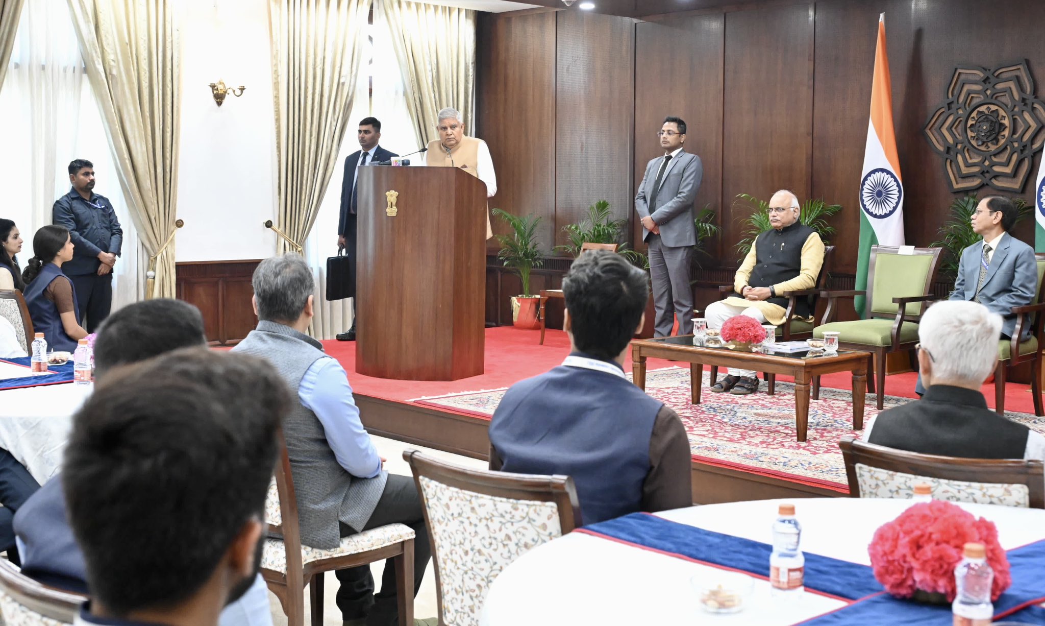 भारत अब विश्‍व की पांचवीं सबसे बडी अर्थव्‍यवस्‍था है: उपराष्‍ट्रपति जगदीप धनखड