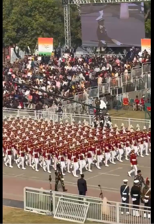 ৭৬ সংখ্যক গণৰাজ্য দিৱসৰ পেৰেডত সেনা শক্তি প্ৰদৰ্শনৰ বাবে সেনা বাহিনী সম্পূৰ্ণ সাজু