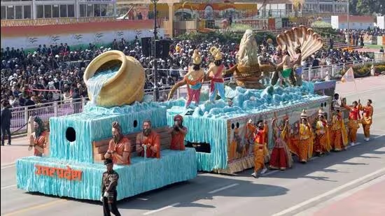 UP’s tableau “Mahakumbh 2025” adjudged as Best, J&K Rifles wins best Marching Contingent award