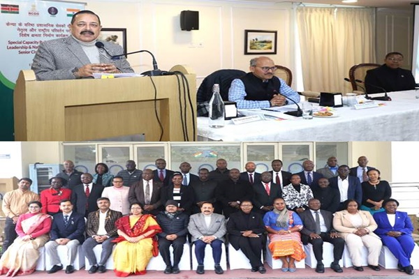 Union Minister Jitendra Singh interacts with senior Kenyan civil servants