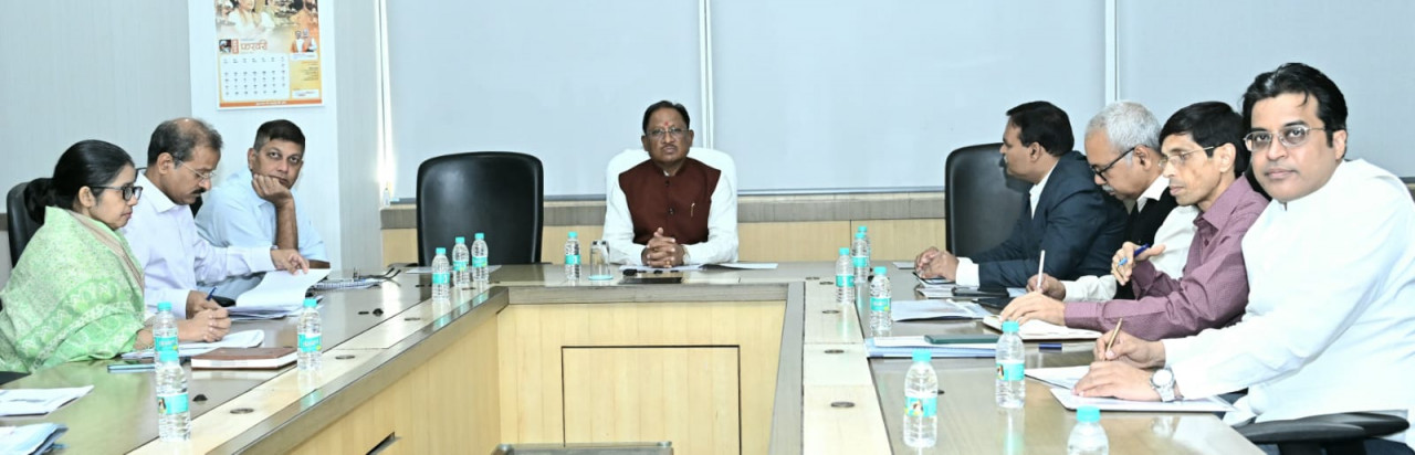 छत्तीसगढ़ को दुग्ध उत्पादन में आत्मनिर्भर बनाने के लिए राष्ट्रीय डेयरी विकास बोर्ड के सहयोग से एक पायलट प्रोजेक्ट तैयार किया गया