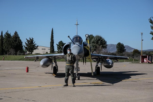 France Delivers 1st Mirage 2000-5 Jets to Ukraine