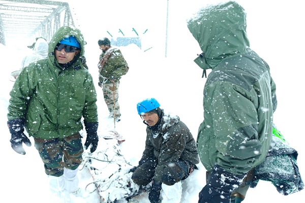 32 Workers Rescued from Avalanche in Uttarakhand, Rescue Operations Ongoing Amid Bad Weather