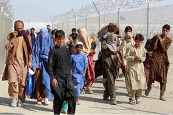 Pakistan threatens to deport Afghan refugees awaiting resettlement in US