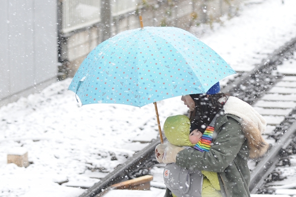 Record-Breaking Snowfall Disrupts Travel in Japan’s Hokkaido