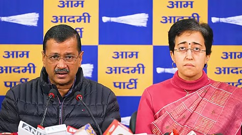 आम आदमी पार्टी के नेता अरविंद केजरीवाल और आतिशी ने रेखा गुप्ता को दिल्ली की मुख्यमंत्री चुने जाने पर बधाई दी