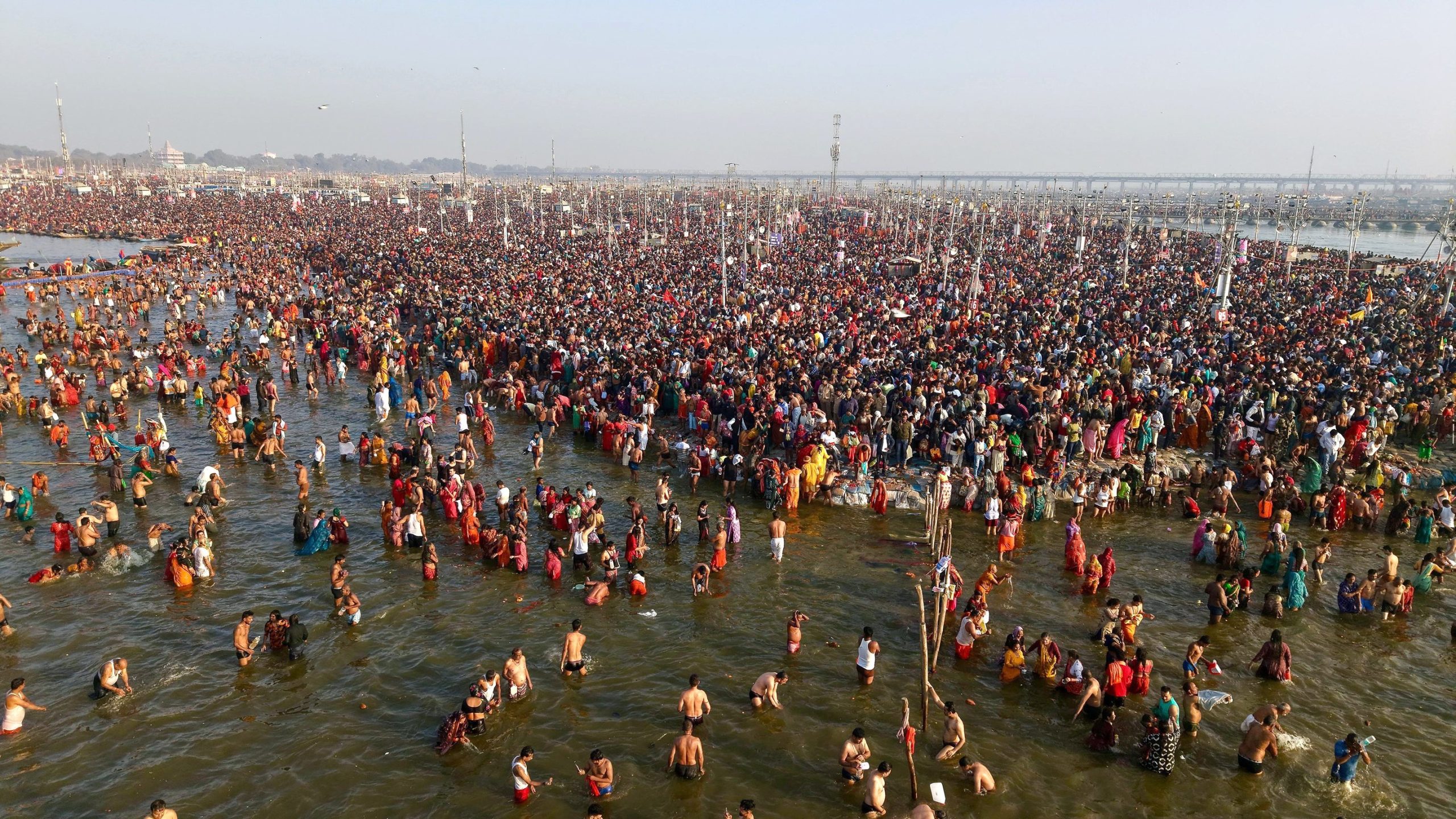   মহাকুম্ভের ত্রিবেণী সঙ্গমের গতকাল পর্যন্ত ১ কোটি ২৩ লক্ষ মানুষ পুণ্যস্নান করেছেন।