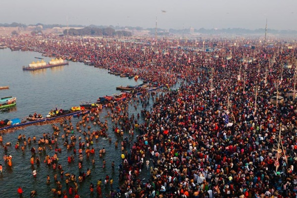 প্রয়াগরাজ মহাকুম্ভে ভক্তদের নির্বিঘ্নে যাতায়াত নিশ্চিত করার জন্য, এখন থেকে শাটল বাসের পাশাপাশি ই-রিকশা এবং অটোরিকশাও সঙ্গমে নির্বিঘ্নে যাত্রীদের পৌছে দেবার সুযোগ পাবে।