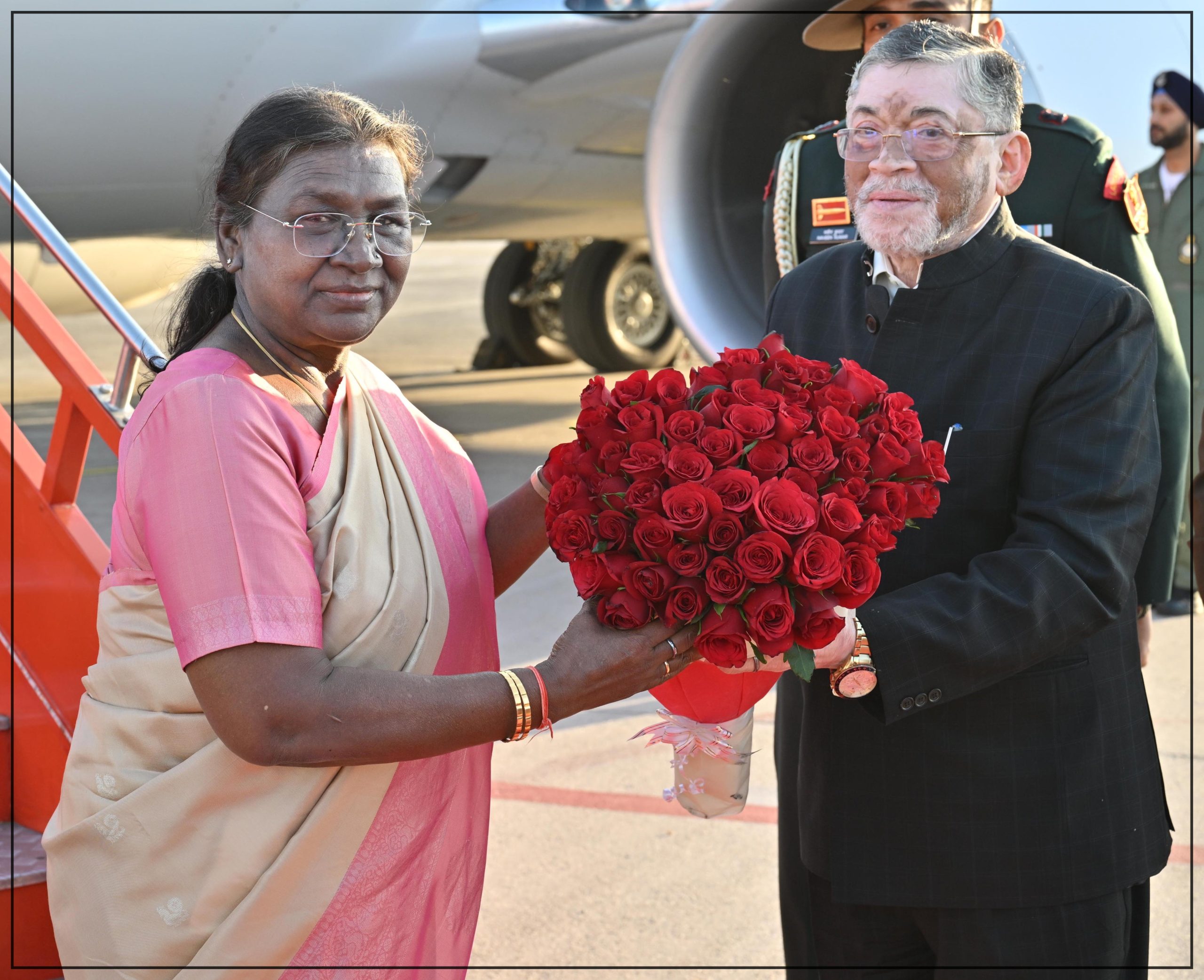 ৰাষ্ট্ৰপতি মুৰ্মুৰ কৰ্ণাটক ভ্ৰমণঃ দশম আন্তঃৰাষ্ট্ৰীয় মহিলা সন্মিলনৰ উদ্বোধনী অনুষ্ঠানত অংশগ্ৰহণ