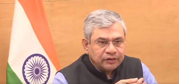 प्रधानमंत्री नरेन्‍द्र मोदी ने पश्चिम बंगाल में रेलवे सुविधाओं के आधुनिकीकरण और विस्तार का बड़ा मिशन शुरू किया